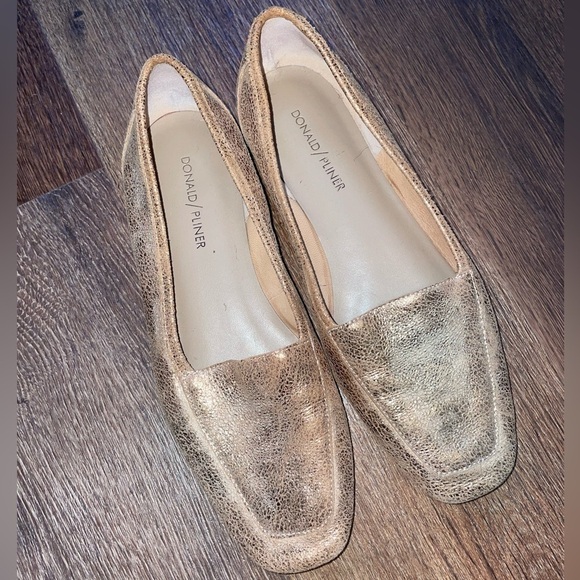 Donald J. Pliner Shoes - Donald J. Pliner DeeDee Gold Metalic Loafers Size 8